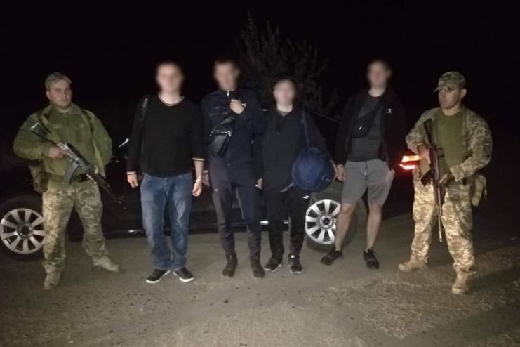 Групу з 6 ухилянтів та організатора переходу українського кордону затримали на Одещині